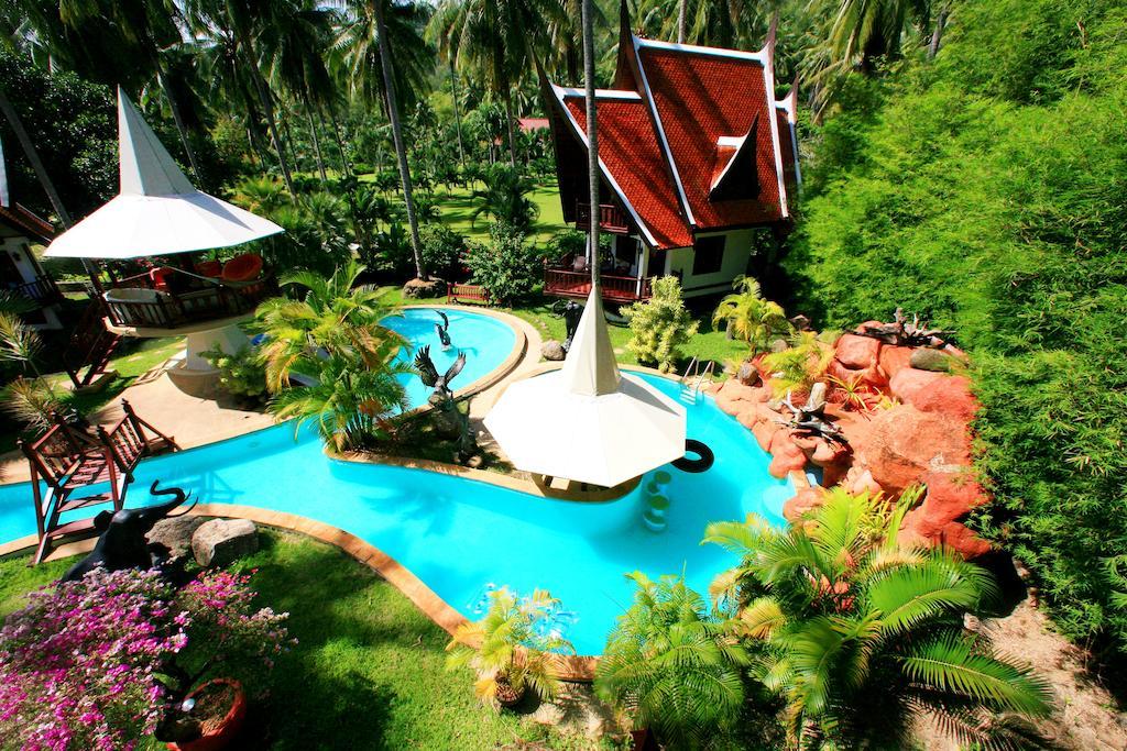 Coco Palace Resort Nai Harn Kamer foto