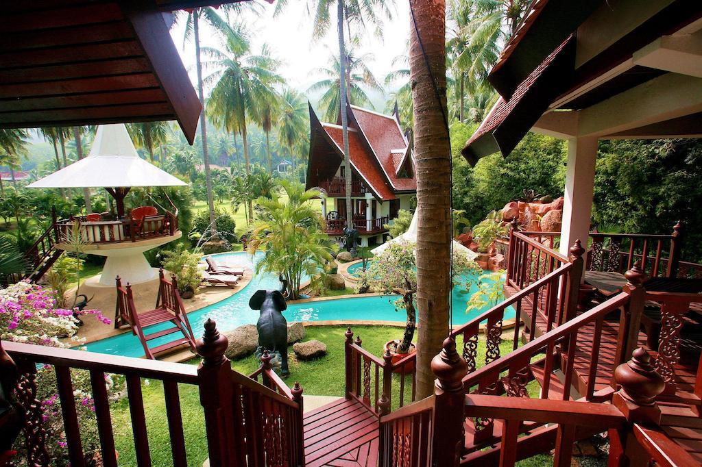 Coco Palace Resort Nai Harn Kamer foto