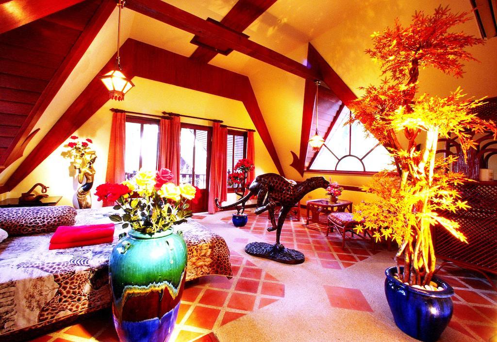 Coco Palace Resort Nai Harn Kamer foto