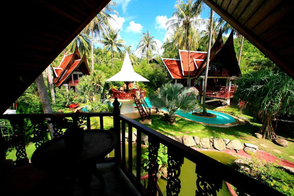 Coco Palace Resort Nai Harn Kamer foto
