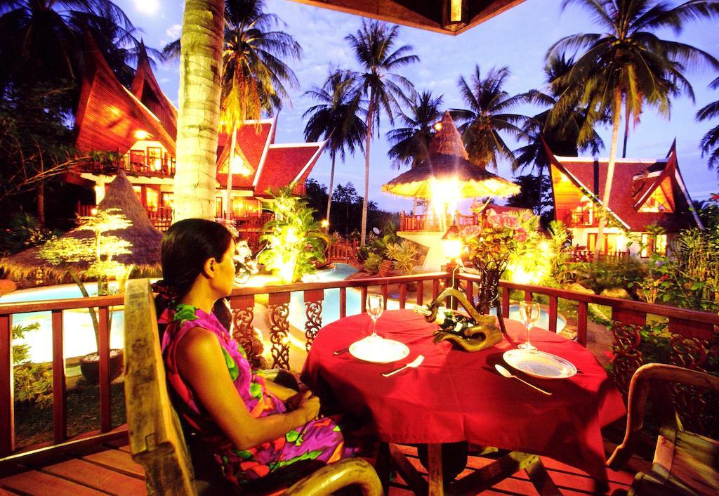 Coco Palace Resort Nai Harn Kamer foto