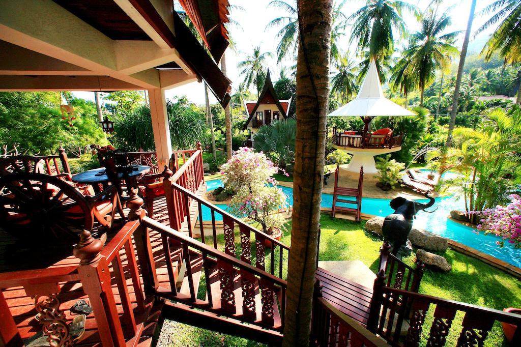 Coco Palace Resort Nai Harn Kamer foto