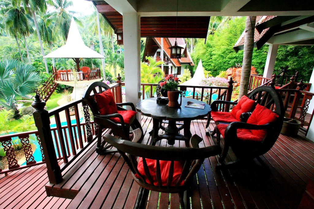 Coco Palace Resort Nai Harn Kamer foto