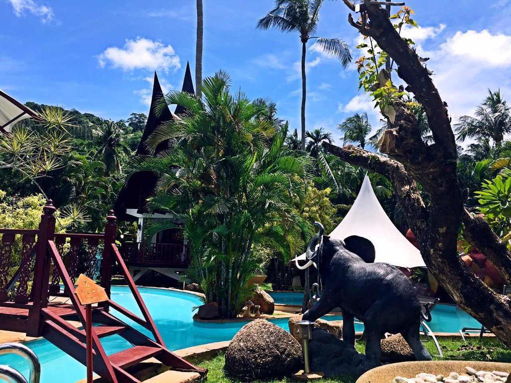 Coco Palace Resort Nai Harn Buitenkant foto