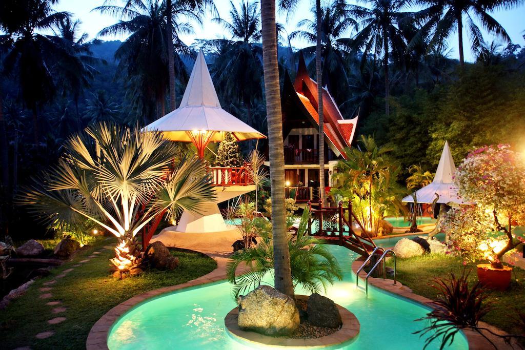 Coco Palace Resort Nai Harn Buitenkant foto